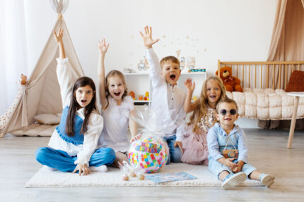 Piñata "Paper Boom" - Holiday in Every Home