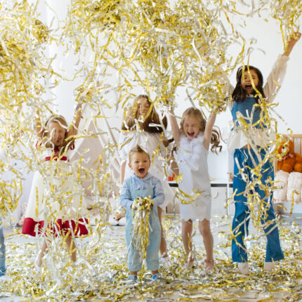 Piñata "Paper Boom" - Holiday in Every Home