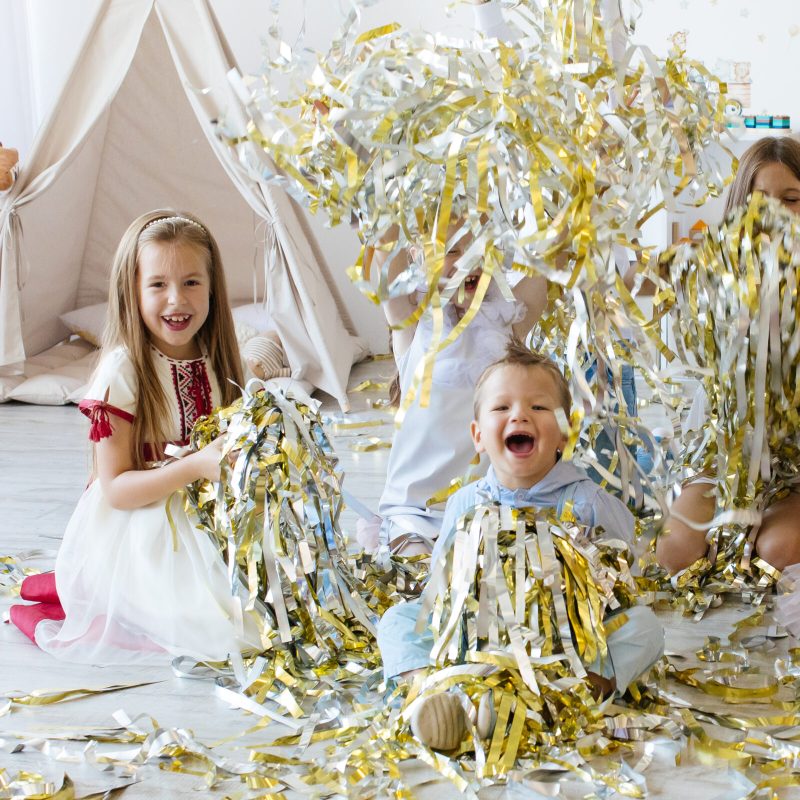 Piñata "Paper Boom" - Holiday in Every Home